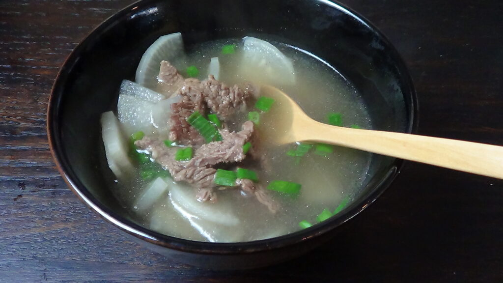 My Mother's Seogogi Muguk 쇠고기무국 - Korpino Feed Korpino Recipes