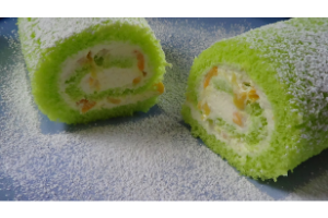 Pandan Mango Roll Cake