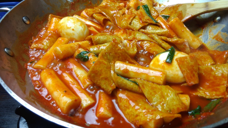 Simple Spicy Traditional Tteokbokki - Korpino Feed